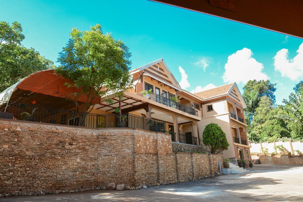 Explorers Hub Kampala Exterior photo